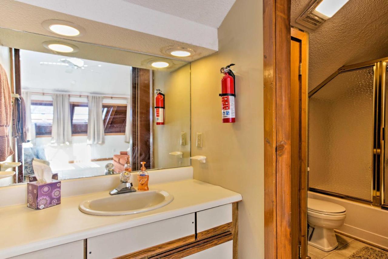 Pet-Friendly Beech Mountain Condo Steps To Slopes Екстер'єр фото
